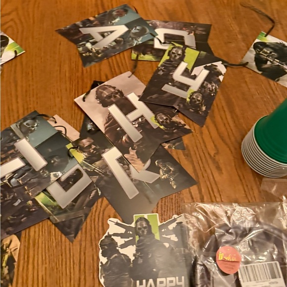 Call of Duty 104 Piece Military Themed Happy Birthday Decorations - Picture 9 of 16